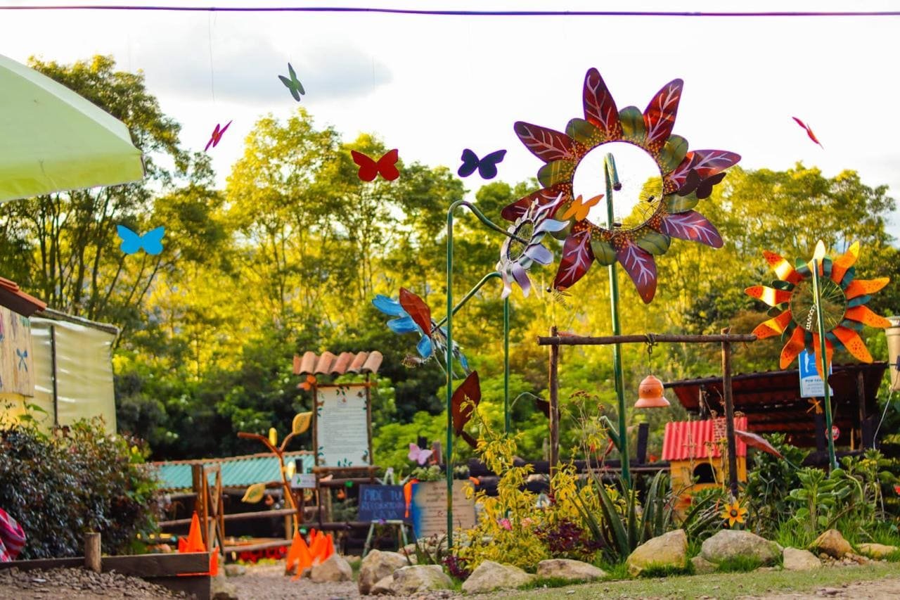 Bioparque Monarca hoy, lleno de color, flores y mariposas